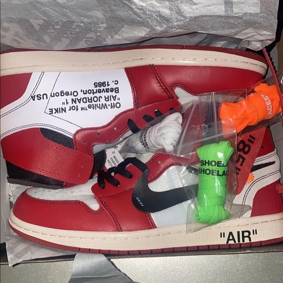 Jordan & off-white Chicago’s